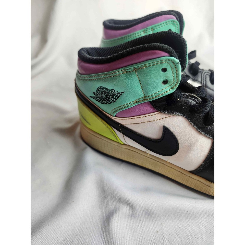 Nike Air Jordan 1 Mid SE GS White Black Volt Purple 554725-175 Kids 6.5Y Shoes - Picture 2 of 6